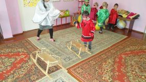 прыжки через нарты